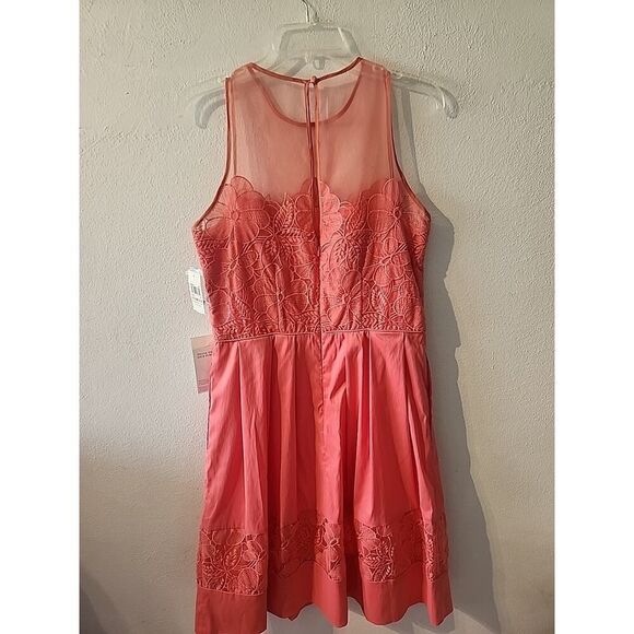 Women’s Maggie London Size 12 NWT Sleeveless Sheer Floral CocktailDress In Coral - Picture 6 of 7
